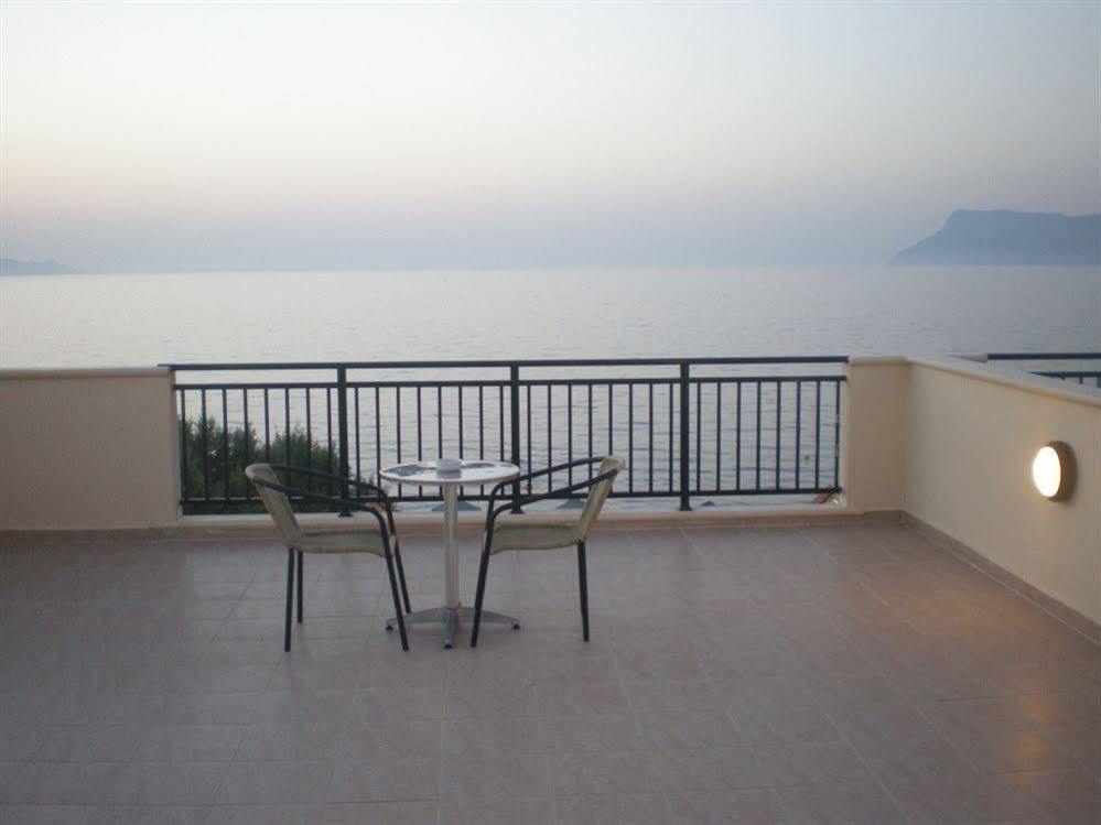 Mesogios Beach Korfalonas Екстер'єр фото